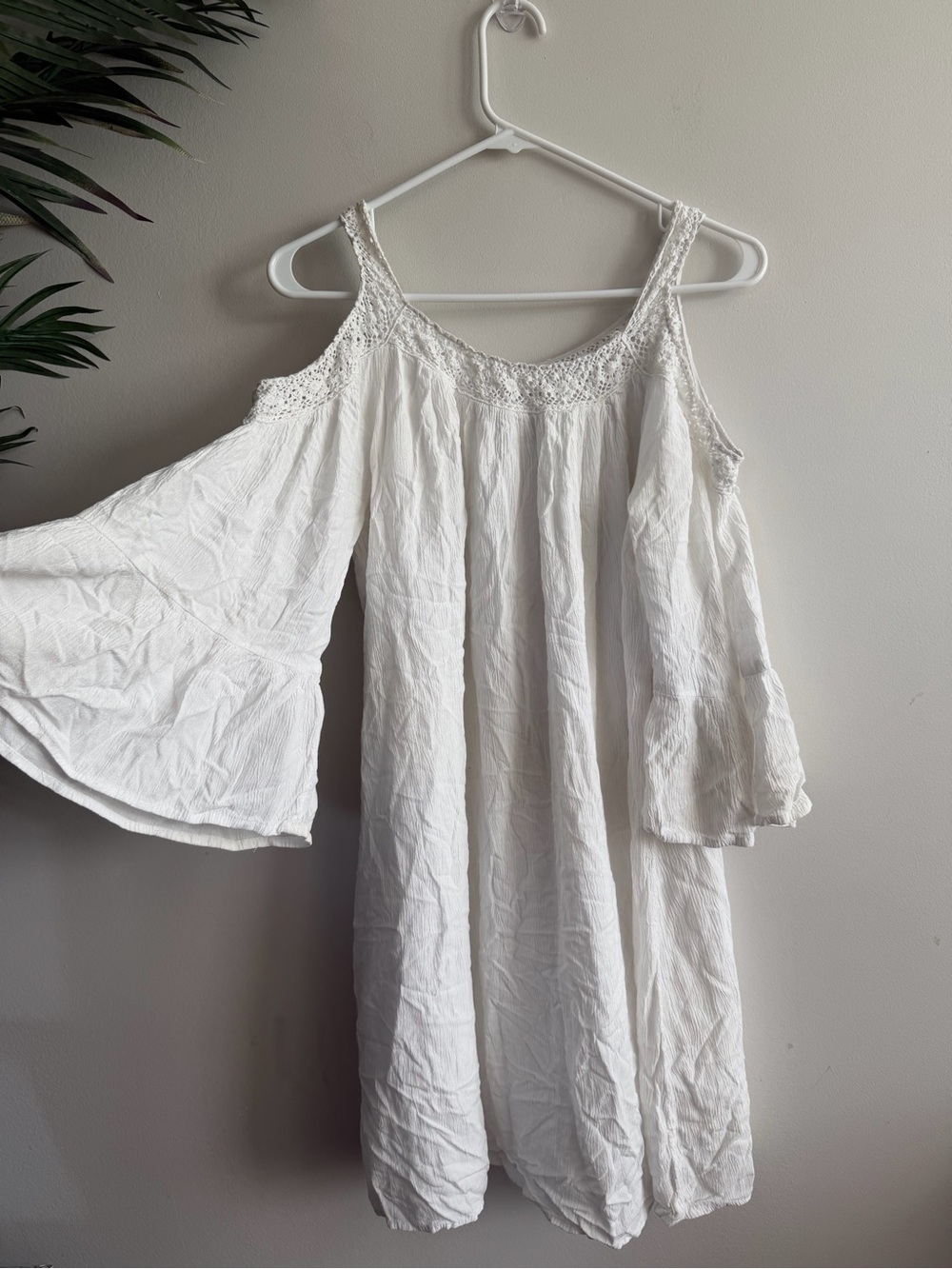 Women’s White Cold-Shoulder Midi Dress with Crochet Trim